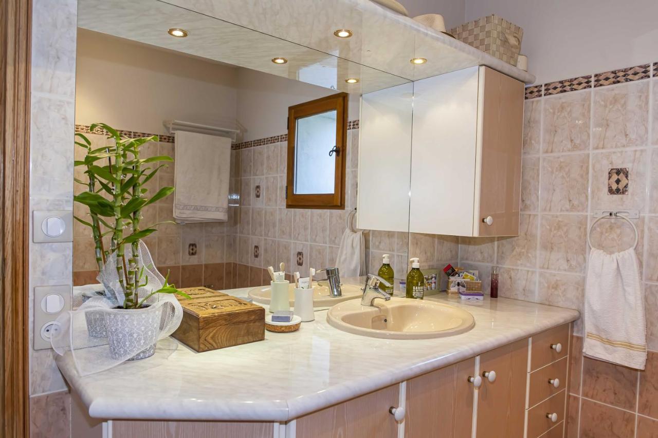 Mas Des Rabasses Bed & Breakfast Le Pontet  Exterior foto
